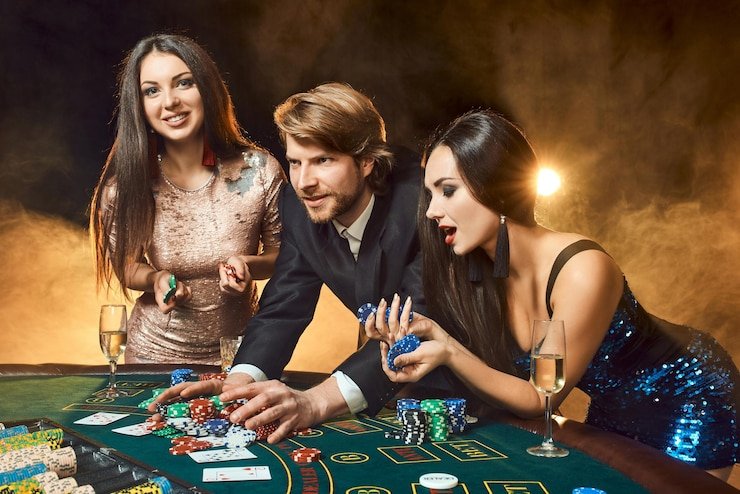 Kartu informasi Esports untuk pengguna mobile